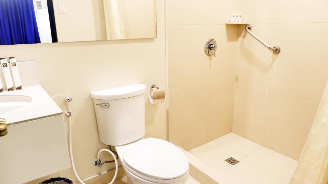 Gt Hotel Jaro Илойло Сити Екстериор снимка