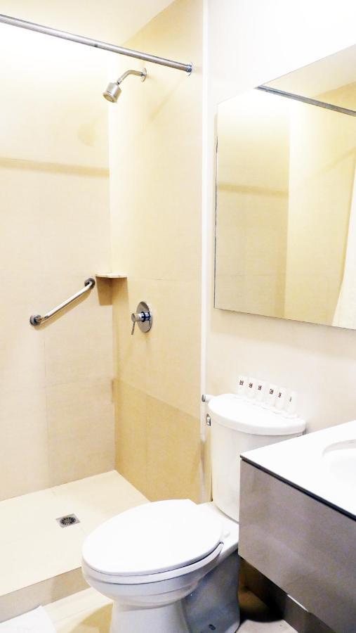 Gt Hotel Jaro Илойло Сити Екстериор снимка